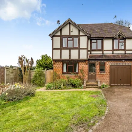 Rent this 4 bed house on Ray Mill Road East in Maidenhead, SL6 8SW