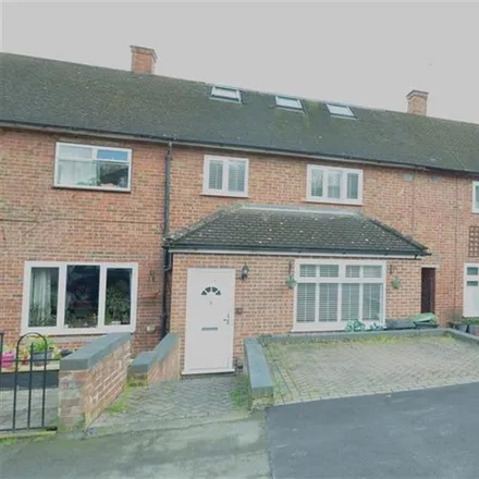 Rent this 3 bed townhouse on Chester Road in Debden Green, IG10 2LR