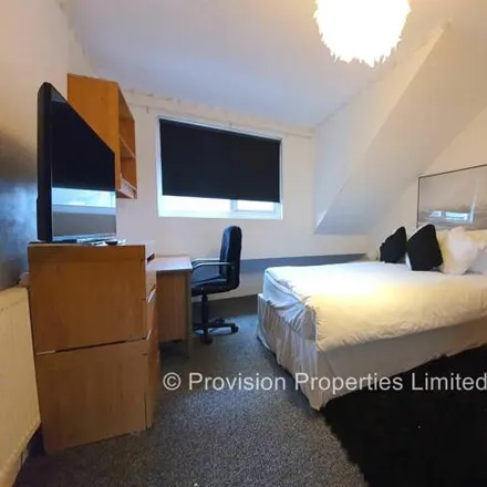 Image 2 - Brudenell Avenue, Leeds, LS6 1HU, United Kingdom - Townhouse for rent