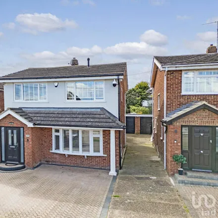 Image 3 - Blatches Chase, Southend-on-Sea, SS9 5SY, United Kingdom - House for sale