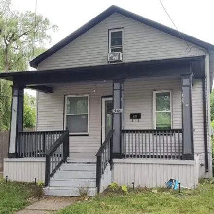 Buy this 3 bed house on 431 S 12th St in Saginaw, Michigan