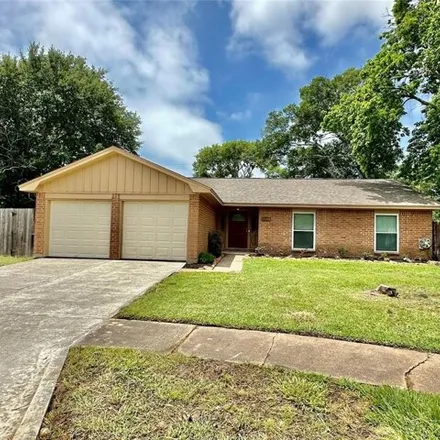 Buy this 3 bed house on 11401 Sagegrove Lane in Houston, TX 77089