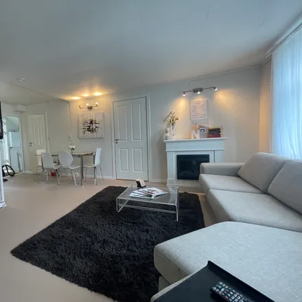 Rent this 4 bed apartment on Lagårdskleivå 2A in 4010 Stavanger, Norway