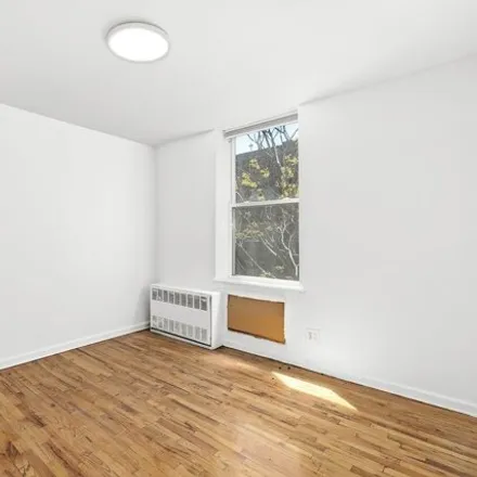 Image 4 - 320 W 22nd St Apt 3a, New York, 10011 - Apartment for rent