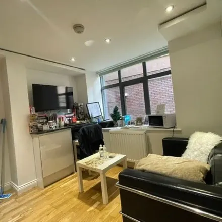 Image 3 - Shaftesbury Grove, Newcastle upon Tyne, NE6 5JB, United Kingdom - Apartment for rent