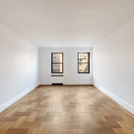 Image 2 - 219 Cabrini Boulevard, New York, NY 10033, USA - Apartment for sale