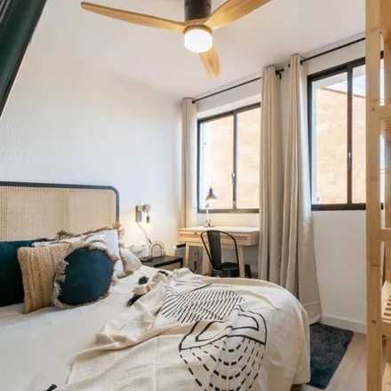 Rent this 3 bed room on Carrer dels Agudells in 08001 Barcelona, Spain