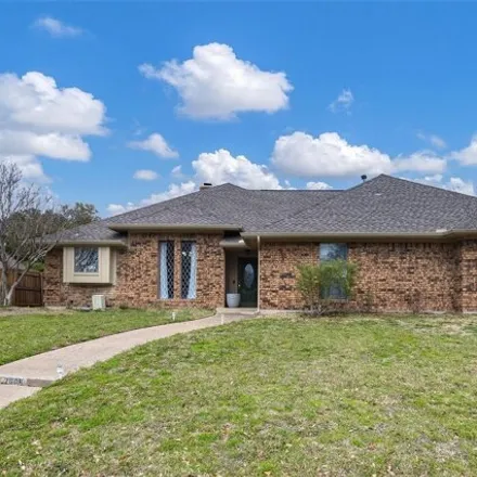 Image 2 - 2618 Country Club Parkway, Garland, TX 75043, USA - House for sale