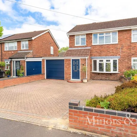 Rent this 3 bed duplex on Alder Close in Mulbarton, NR14 8BQ