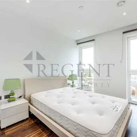 Image 5 - Central Tower, Commercial Road, London, E1 1FE, United Kingdom - Apartment for rent