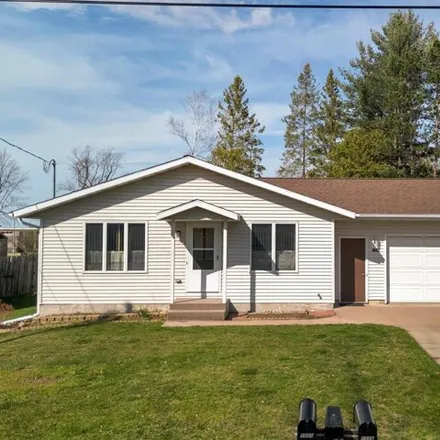 Buy this 3 bed house on 1061 East Cleveland Street in Marshfield, WI 54449