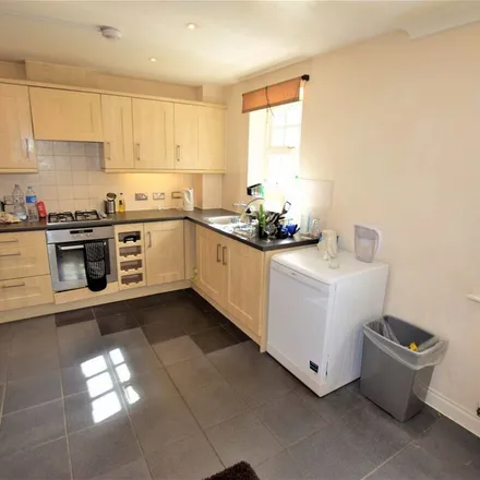 Rent this 4 bed townhouse on unnamed road in Colchester, CO2 8HU