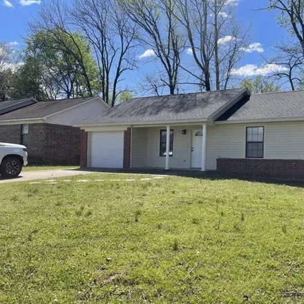 Buy this 3 bed house on 704 Shadow Drive in Shiloh, Russellville