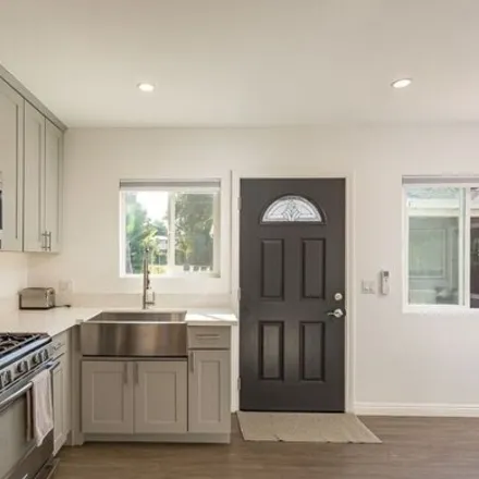 Image 4 - 5396 Crebs Avenue, Los Angeles, CA 91356, USA - House for rent