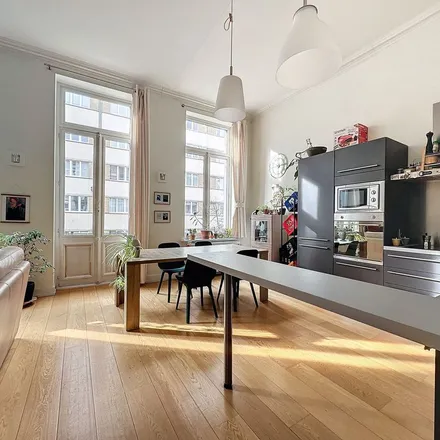 Rent this 2 bed apartment on Avenue d'Auderghem - Oudergemlaan 78 in 1040 Etterbeek, Belgium