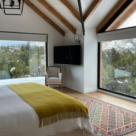 Rent this 5 bed house on Avenida Patagonia Argentina in Altos Pinar del Sol, 8400 San Carlos de Bariloche
