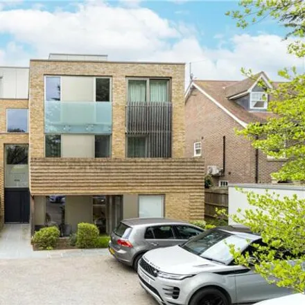 Buy this 2 bed apartment on 135 London Road in St Albans, AL1 1TA