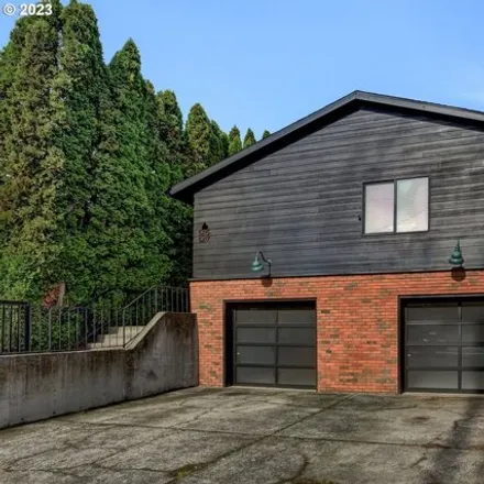 Buy this 6 bed house on 5215 Southeast Division Street in Portland, OR 97206