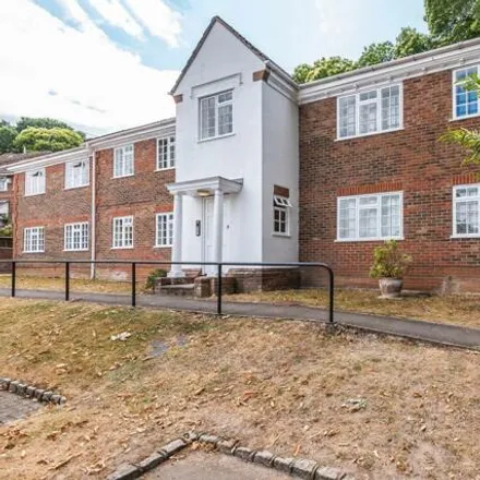 Rent this 1 bed room on 43 Hawkesworth Drive in Bagshot, GU19 5QY