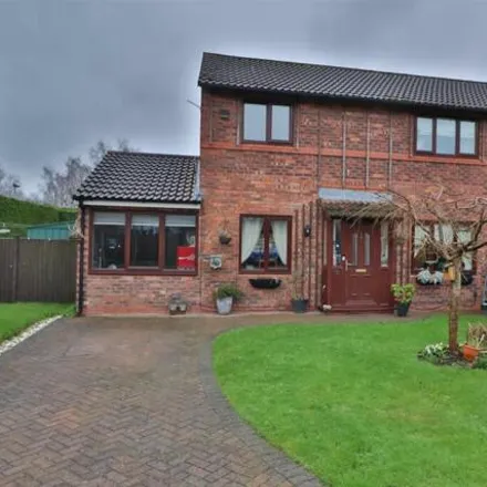 Buy this 3 bed duplex on Woolmer Close in Gorse Covert, Warrington
