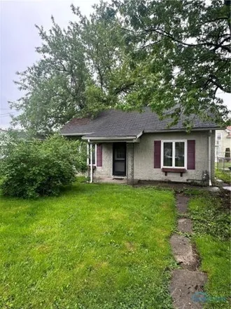 Buy this 2 bed house on 827 Ogden Avenue in Toledo, OH 43609