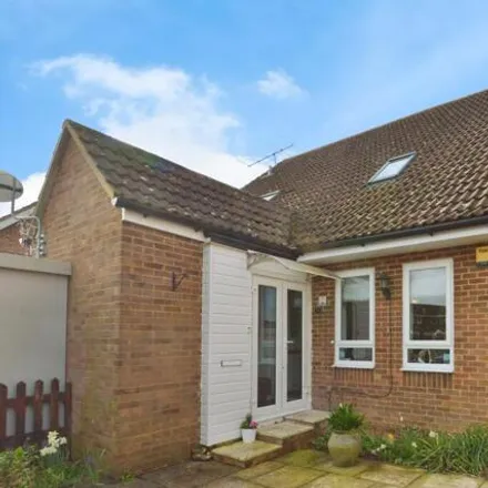 Buy this 1 bed house on Mountsfield Close in Newport Pagnell, MK16 0JE