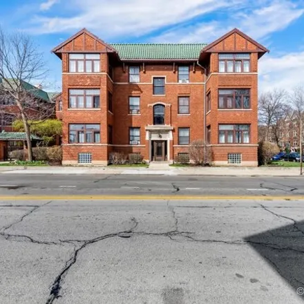 Buy this 1 bed condo on 1168 Washington Boulevard in Oak Park, IL 60302