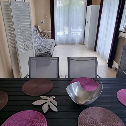 Rent this 2 bed apartment on 86 Avenue du Maréchal Gallieni in 06400 Cannes, France