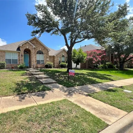 Rent this 3 bed house on 3537 Brewster Dr in Plano, Texas