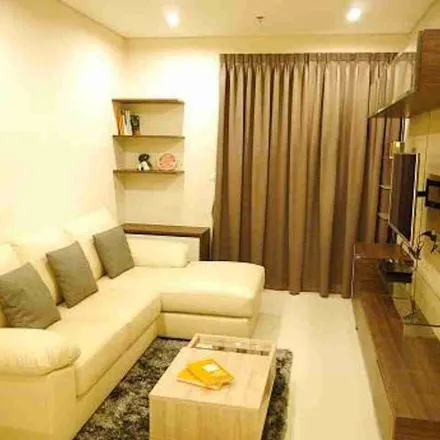 Rent this 1 bed apartment on Villa Asoke in Phetchaburi Road, Ratchathewi District