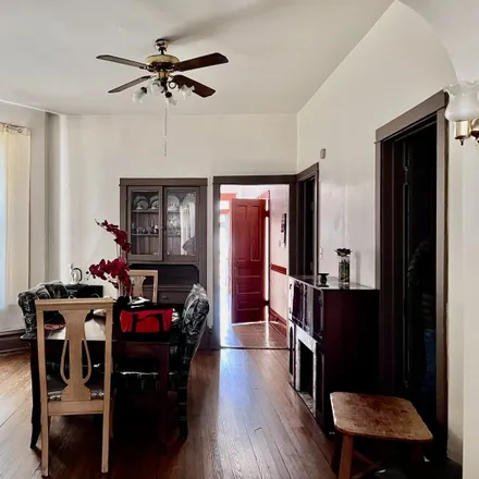 Image 4 - 3219 West Crystal Street, Chicago, IL 60651, USA - Duplex for sale