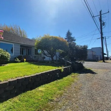 Buy this 4 bed house on Coos Bay Fire Station #3 in 365 D Street, Eastside