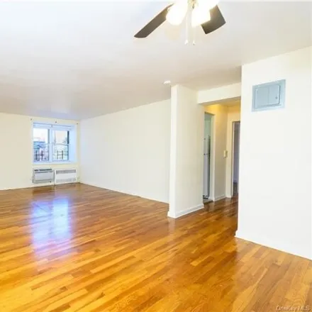 Image 5 - 1663 Central Park Avenue, Mohegan Heights, City of Yonkers, NY 10710, USA - Apartment for rent