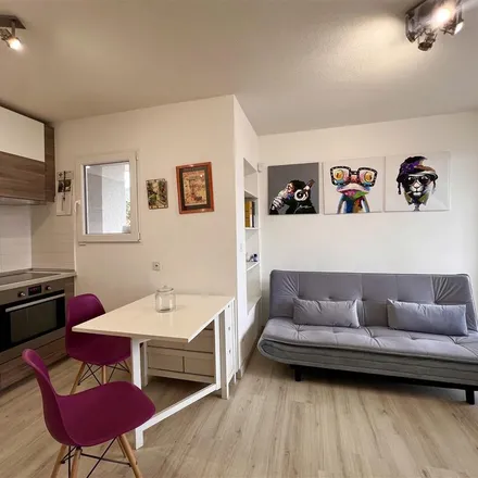 Rent this 2 bed apartment on Via dei Bonoli in 6932 Lugano, Switzerland