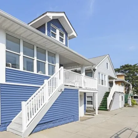 Rent this 2 bed house on 18 Troy Avenue in Ventnor City, NJ 08406