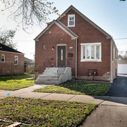 Rent this 3 bed house on 4912 South Lamon Avenue in Chicago, IL 60638