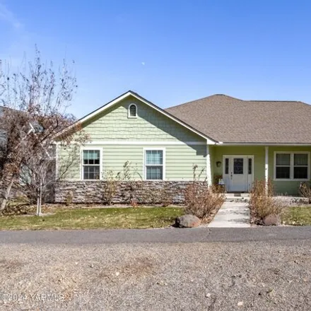 Buy this 4 bed house on 7873 West Plath Avenue in Yakima, WA 98908