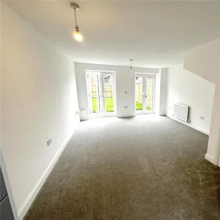 Image 5 - Cinder Lane, Castleford, WF10 1FS, United Kingdom - Duplex for sale