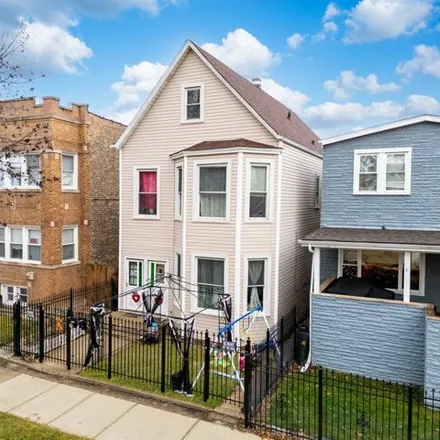 Image 2 - 2035 North Lawler Avenue, Chicago, IL 60639, USA - House for sale