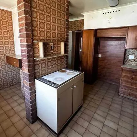 Image 5 - 3rd Street, Bezuidenhoutsvallei, Johannesburg, 2001, South Africa - Apartment for rent