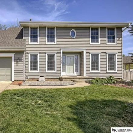 Buy this 4 bed house on 1000 Magnolia Court in Papillion, NE 68046