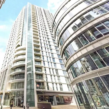 Rent this 3 bed apartment on Altitude in Plough Street, London
