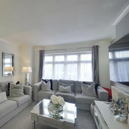 Image 3 - Harvil Road, London, UB9 6AS, United Kingdom - Duplex for rent