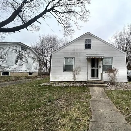 Buy this 2 bed house on 2756 Sloan Street in Flint, MI 48504