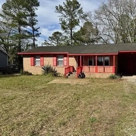 Rent this 3 bed house on 312 West Pickens Street in Marion, SC 29571
