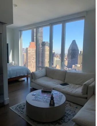 Image 5 - Summit, 222 East 44th Street, New York, NY 10017, USA - Condo for rent