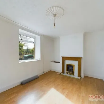 Image 2 - Bryn Y Gaer Road, Pentre Broughton, LL11 6DS, United Kingdom - Townhouse for sale