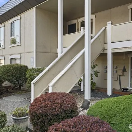 Buy this 3 bed condo on 10300 Northeast 16th Street in Bellevue, WA 98004