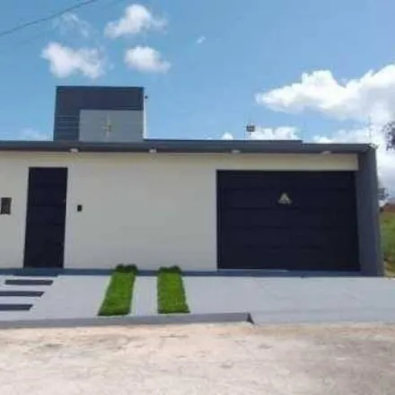 Rent this 3 bed house on Rua 12 in Bairro do Turista II, Caldas Novas - GO