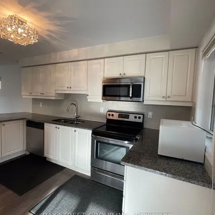 Rent this 4 bed apartment on 3067 Cashmere Gardens in Oakville, ON L6M 4M1